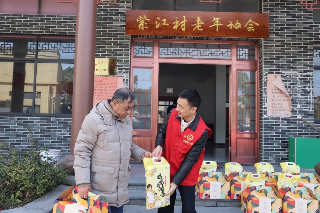 暖春意，敬老情-九游老哥俱乐部多年坚持慰问孤寡老人